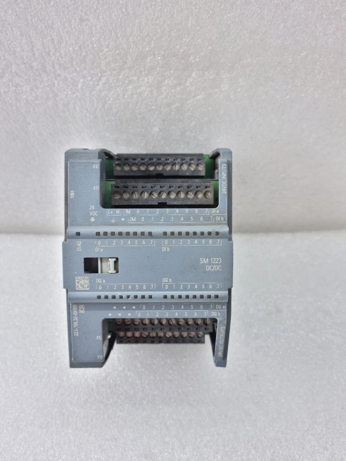 USED SIEMENS 6ES7 223-1BL32-0XB0 SIMATIC S7-1200DIGITAL I/O MODULE SM 1223 DC/DC